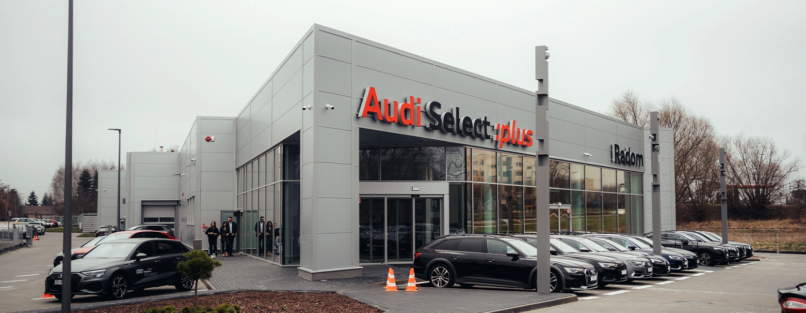 Projekt Audi Select :plus zdjęcie realizacji salon z zewnątrz